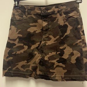 Brand new!!!Jenny camouflage girls mini skirt never been worn